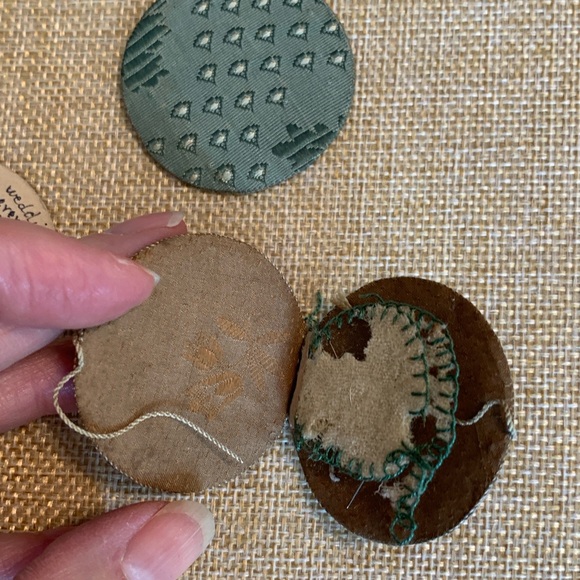 Antique spool and needle case. Turn of the century piece with sweet writing. - Picture 7 of 10